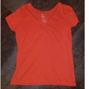 GAP Essential V-Neck